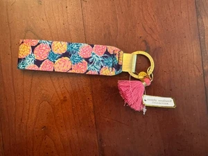 Portachiavi portachiavi Simply Southern motivo ananas con nappa rosa e oro - Foto 1 di 3