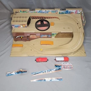 Hot Wheels Ferrovia Cantiere Merci Treno Set Vintage 1983 Ricambi Incompleti Riparazione - Foto 1 di 22