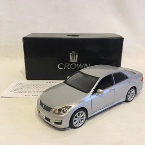 Novedad 1/30 Corona Atleta Premium Plata Perla Color Muestra Miniatura Modo... - Imagen 1 de 10