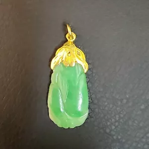 Ciondolo oro 22 carati giada giadeite verde ~ forma melone amaro intagliato a mano ~ tenuta - Foto 1 di 6