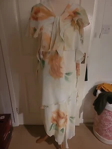 Caviar Skirt Suit, Size 16, 3 Pieces, Floral A Symmetrical Design. 2 Piece Lined - Picture 1 of 15