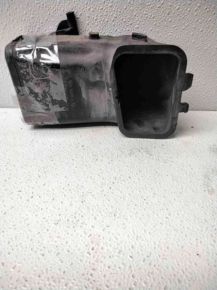 2013 宝马 528I AIR DUCT 7577471 — 第 1/1 张图片