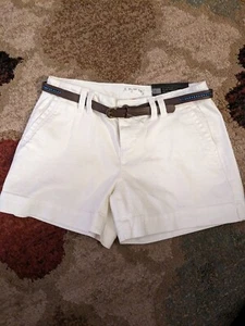 Neu mit Etikett APT 9 Damenshorts weiß Denim moderne Passform mit Gürtel GRÖSSE 4 - Bild 1 von 4