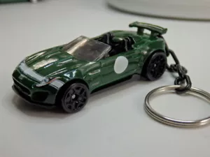 Hot Wheels 2015 Jaguar F-Type British Racing Green Model with a Keychain Keyring - Picture 1 of 2