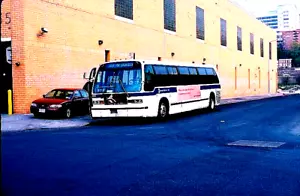 ORIGINAL KODACHROME SLIDE NYC BUS 1985 GM RTS 4174 W 216 ST-9 AV 27. APRIL 2000 - Bild 1 von 1