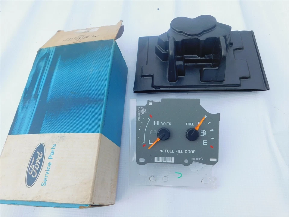 全新 1995 1996 年 1997 年水星大马奎斯气体燃料量 F5PZ-9305-E NOS — 第 1/4 张图片