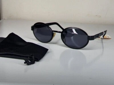 Von Furstenberg Women's Sunglasses VF95 49 76 Black Oval Sunglasses New - Image 1 of 4