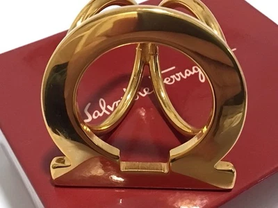 ANILLO SOPORTE BUFANDA GANCINI FIRMADO SALVATORE FERRAGAMO / Etiqueta Ferragamo, Caja / NUEVO Foto 1 de 4