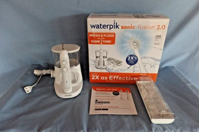 Waterpik Sonic-Fusion 2.0 charging base toothbrush handle travel case Pre-Owned - Image 1 of 4
