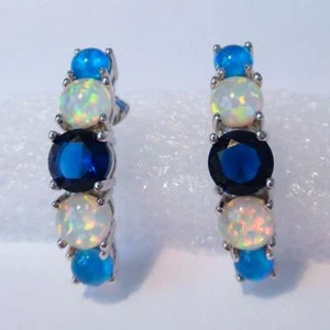 (SE 39) GORGEOUS WHITE/BLUE FIRE OPAL / SAPPHIRE STUD EARRINGS - Picture 1 of 1