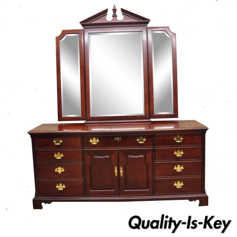 Thomasville Mahogany Collection Chippendale Style Long Dresser and Triple Mirror Cover