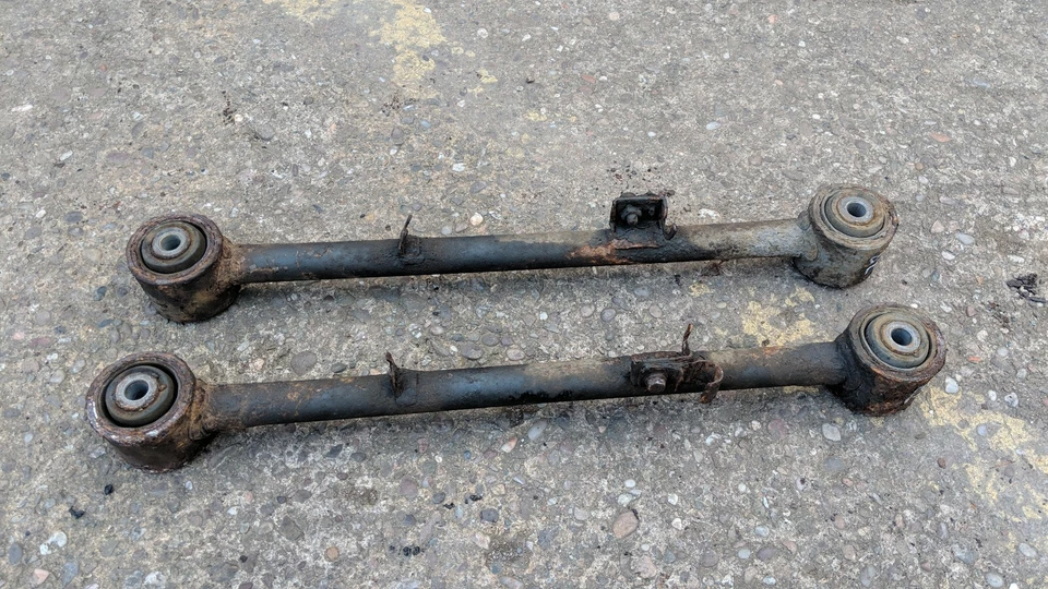 SSANGYONG KYRON REAR SUSPENSION CONTROL ARMS - Image 1 of 3
