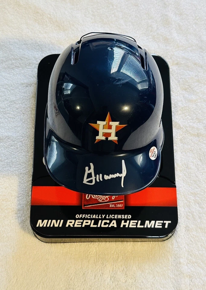 Minicasco firmado por José Altuve de los Astros de Houston certificado de autenticidad Foto 1 de 4