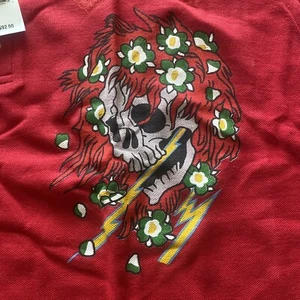 Polo Ed Hardy uomo 3XL rosso teschio tatuaggio fronte retro stampata nuova con etichette prezzo consigliato $92 - Foto 1 di 9