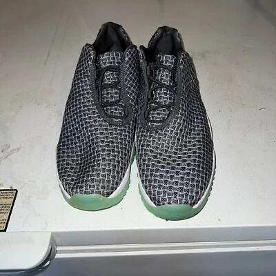 Talla 11 - Jordan Future Low Wolf Gris Foto 1 de 4