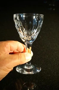 Beautiful Stuart Crystal Claridge White Wine Glass - Picture 1 of 5