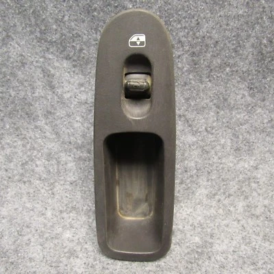 1998-2004 Chrysler Concorde RH переключатель заднего стекла с темно-серой рамкой OEM 36030 - Изображение 1 из 4