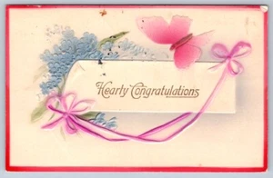 Herzliche Glückwünsche, Blumen, Schmetterling, 1910 geprägte Airbrush Postkarte - Bild 1 von 2