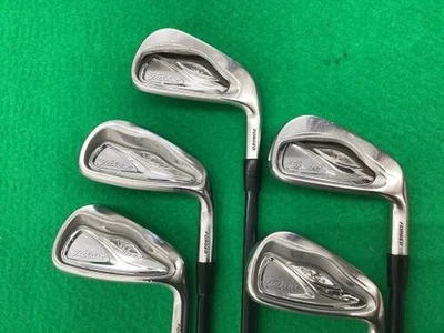 (Titleist) VG3 2014 Iron Set 5 piece 6.7.8.9.P VG i60 2014 Flex S Golf Clubs - Image 1 of 4