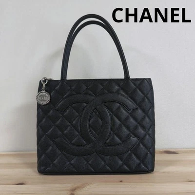 Bolso de Mano CHANEL Piel Caviar Matelass con Dije Regalo Regalo 1108b Foto 1 de 4