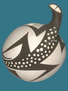 Vintage Zuni Pueblo Lizard Pottery Signed A.A. Peynetsa Native American NM 1979 - Picture 1 of 7