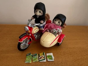 Sylvanian Families Motorcycle and Sidecar Set + Racoon Figures (helmets + books) - Picture 1 of 9