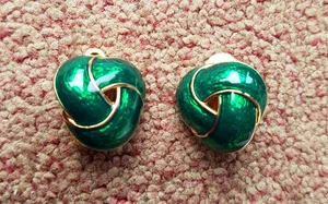 Vintage gold colour and green enamel knot design clip earrings - Picture 1 of 4