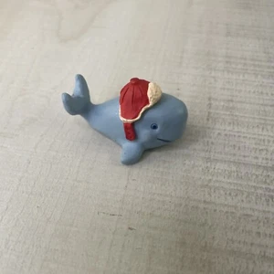 Vintage 1993 Hallmark Merry Miniatures Blue Whale in Trapper Bomber Hat Holiday - Picture 1 of 3