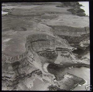 VINTAGE Magic Lantern Slide GIANTS CAUSEWAY ARIEL PHOTO C1930 ANTRIM IRELAND - Picture 1 of 2