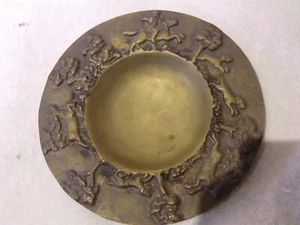 Wunderschöne Aschenbecher Messing Schönes Motiv Jäger Massiv  Sehenswert  - Bild 1 von 1