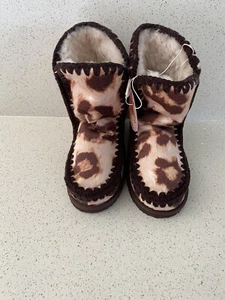 Peter Alexander Ladies Suede Home boots Leopard Print Size 7 GREAT CHRISTMAS - Picture 1 of 4