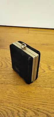 Bolso sin asas vintage de terciopelo negro con espejo de la década de 1940 de la Segunda Guerra Mundial para mujer Foto 1 de 4