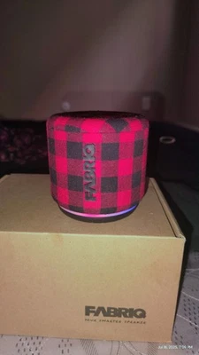 FABRIQ Riff Altavoz inteligente inalámbrico habilitado para Alexa activado por voz Foto 1 de 3