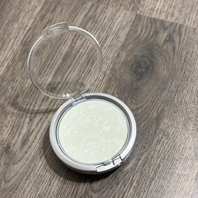 Physicians Formula Mineral Wear Talc-Free Face Powder Soft Green EXP 10/09 READ - Image 1 of 4