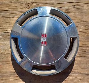 Oldsmobile Cutlass Ciera, 88, 98 hubcap 1985-1992 fits 14 inch wheels 10180873 - Picture 1 of 6