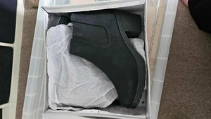 Chelsea Boots Black BNWB - Size 8 - Picture 1 of 5