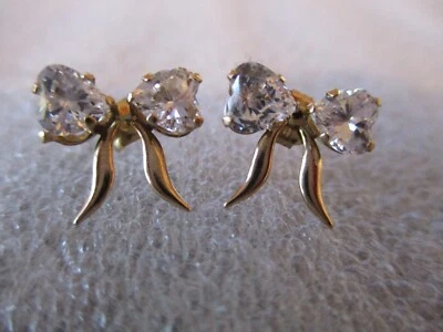 10K YELLOW GOLD CZ "" PIERCED HEART BOW STUD EARRINGS (.25/HEARTS - 1.0TCW) - Image 1 of 4