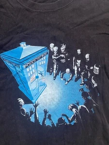 Doctor Who Medium Graphic T-Shirt, TARDIS, Silurians, Master, Dalek, 2011, RARE - Picture 1 of 3