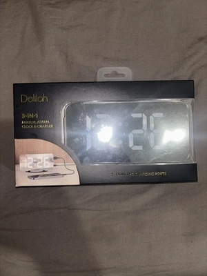 Delilah Reloj Despertador Espejo 3 en 1 y Cargador Carga Inalámbrica Puerto USB Foto 1 de 4