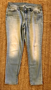 Old Navy Super Skinny Mid Rise Light Blue Jeans Size 12 SUPER Soft! 0003 - Picture 1 of 13