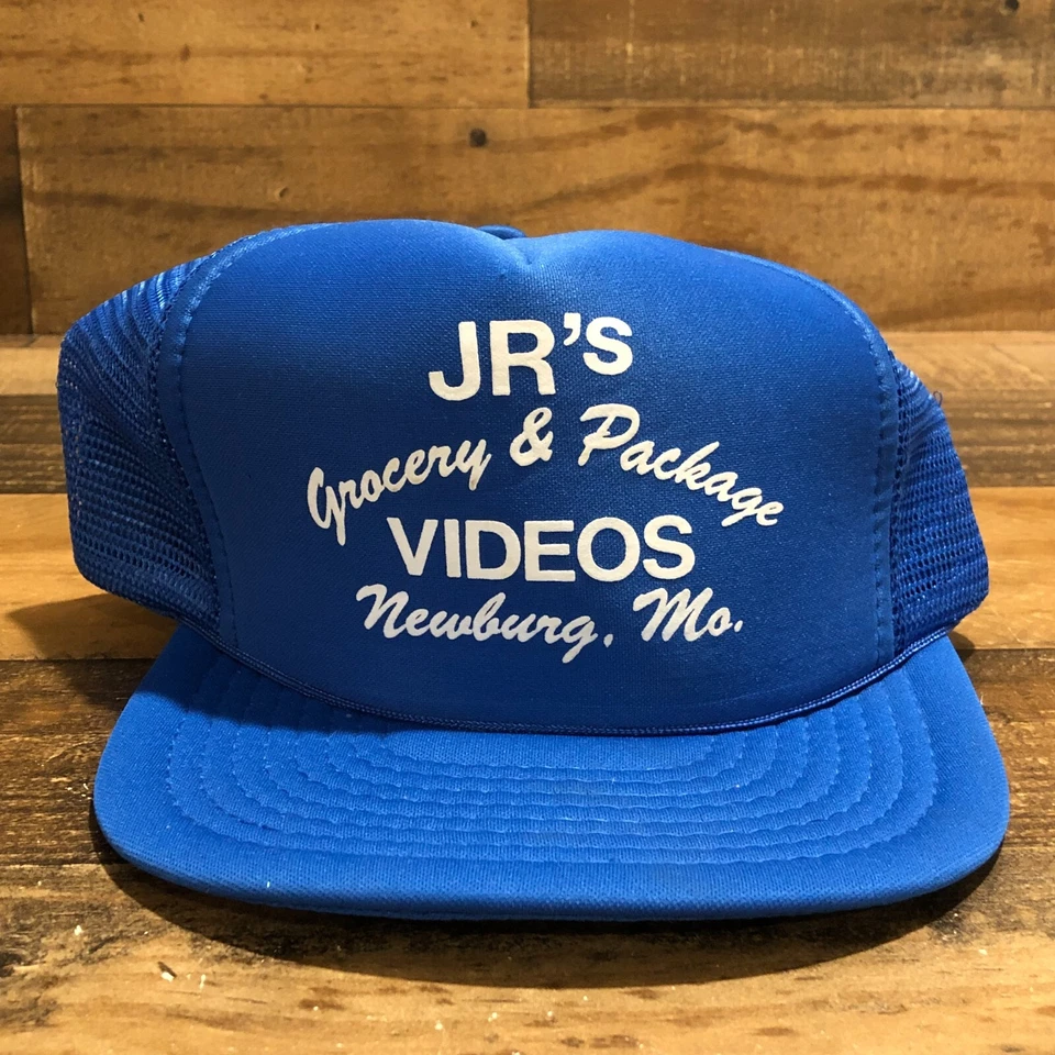 De Colección Newburg Sombrero Snapback Gorra Camionero Para Hombres Azul Jr's Comestibles Missouri Años 90 LEER Foto 1 de 4
