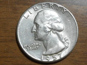 1957 P HIGHER GRADE AU/BU WASHINGTON SILVER QUARTER + FREE GIFT - Picture 1 of 2
