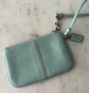 COACH NWOT Leather Seafoam Blue/ Dark Green Satin Lining Wristlet - Picture 1 of 9