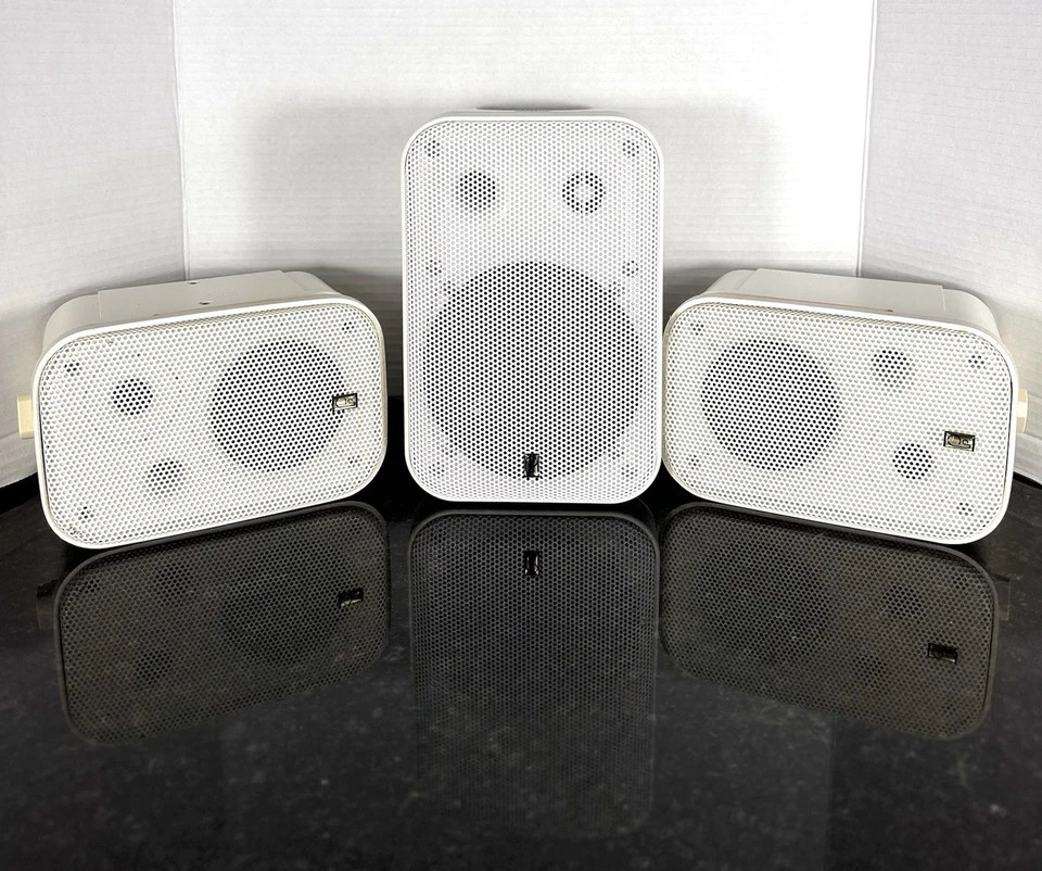 Poly-Planar MA800 MA9060 Marine Waterproof Speakers Bundle White Tested - Image 1 of 4