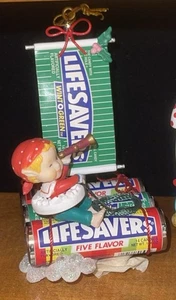 Vintage 1996 Enesco "A-Joy Matie, Throw Me a LIFESAVERS" Weihnachtsschmuck - Bild 1 von 3