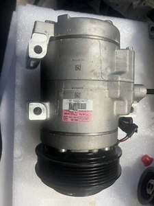 '21 FORD E350 VAN AC Compressor OEM - Picture 1 of 2
