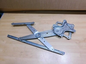 LEXUS CT200 2010-2017 BOBINADORA REGULADOR VENTANA LADO PASAJERO DELANTERO IZQUIERDO - Imagen 1 de 2