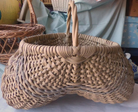 Vintage Wicker Butt Basket Country Primitive Nice Shape P3829 Cover