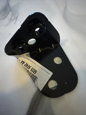 Front Wing Fixing Bracket for Opel Combo D P/N - 95509346 - Image 1 of 4