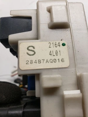 Caja de fusibles motor VIN C 4º dígito VQ35DE frontal compatible con 05-06 INFINITI G35 1355806 Foto 1 de 4